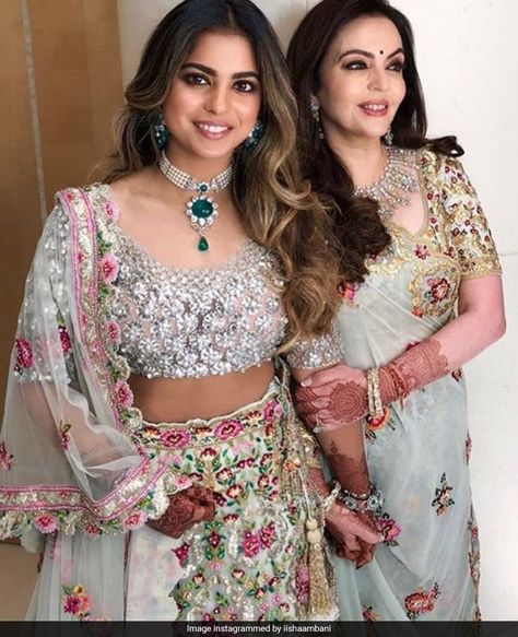 Akash Ambani, Shloka Mehta's Grand Engagement. Check Out The Guest List Indian Wedding Dresses For Bride, Nita Ambani Jewellery, Wedding Dresses For Brides Sister, Ambani Jewellery, Akash Ambani, Isha Ambani, Brides Sister, Short Bride, Indian Wedding Dresses