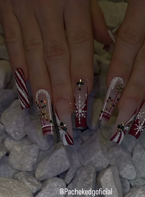 Medium Length Christmas Nails Acrylic, Christmas Bling Nails Rhinestones, Ginger Bread Nails Design, Rhinestone Christmas Nails, Christmas Nail Designs 2023, Gold Xmas Nails, Christmas Nails Bling, Christmas Bling Nails, Crazy Christmas Nails