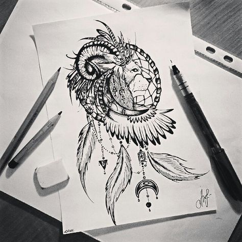 Dreamcatcher Art, Tattoo Lion, Dream Catcher Art, Mommy Tattoos, Egyptian Tattoo, Art Pics, Geniale Tattoos, Sketch Tattoo, Shoulder Tattoos