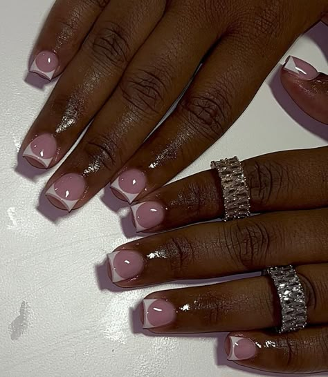 Short French Tip, Short French, Classy Nail Designs, Hard Nails, White Acrylic Nails, Girly Acrylic Nails, Work Nails, Short Square Acrylic Nails, Exotic Nails