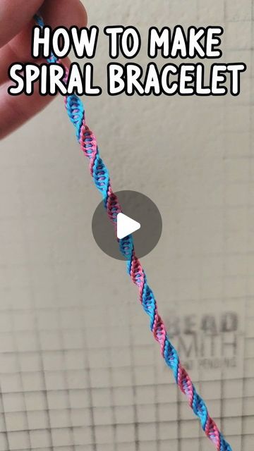 craftkizzle on Instagram: "Here's a quick tutorial showing how to make a double spiral friendship bracelet
#friendshipbracelets  #macrametutorial #spiralknot" Tutorial How To Make A Bracelet, Different Friendship Bracelets, Spiral Friendship Bracelet Tutorial, Spiral Macrame Bracelet, Tread Bracelet Tutorial, Four Strand Friendship Bracelets, Macrame Friendship Bracelets Pattern, Homemade Bracelets Tutorial, Simple Friendship Bracelet Patterns 3 Colors