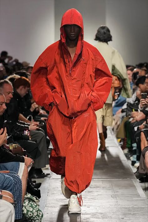 Hed Mayner, Menswear Runway, Brand Magazine, Menswear Collection, Lifestyle Brands, Paris Fashion, Paris Fashion Week, Parka, Movie Tv