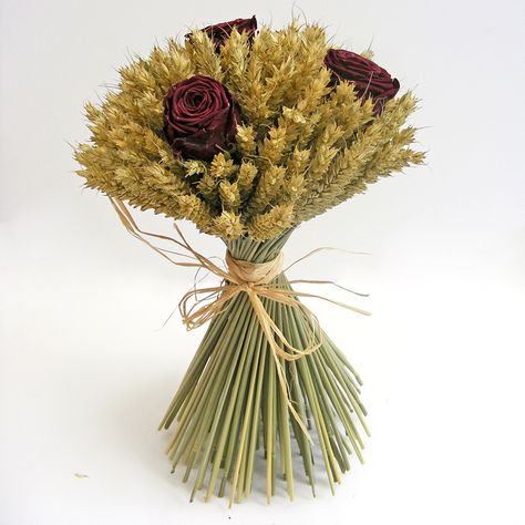 Wheat wedding bouquet Signing Table Flowers, Wheat Wedding, Harvest Crafts, Wheat Sheaf, Rose Lavender, Country Style Wedding, Wedding Petals, Bride Magazine, Diy Wedding Flowers