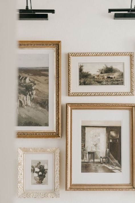 How to Build A Gallery Wall Vintage Gallery Wall, Frame Wall Collage, Vintage Gallery, Photo Wall Gallery, Gallery Wall Inspiration, Gallery Wall Living Room, Food Style, Gallery Wall Frames, Tableau Art