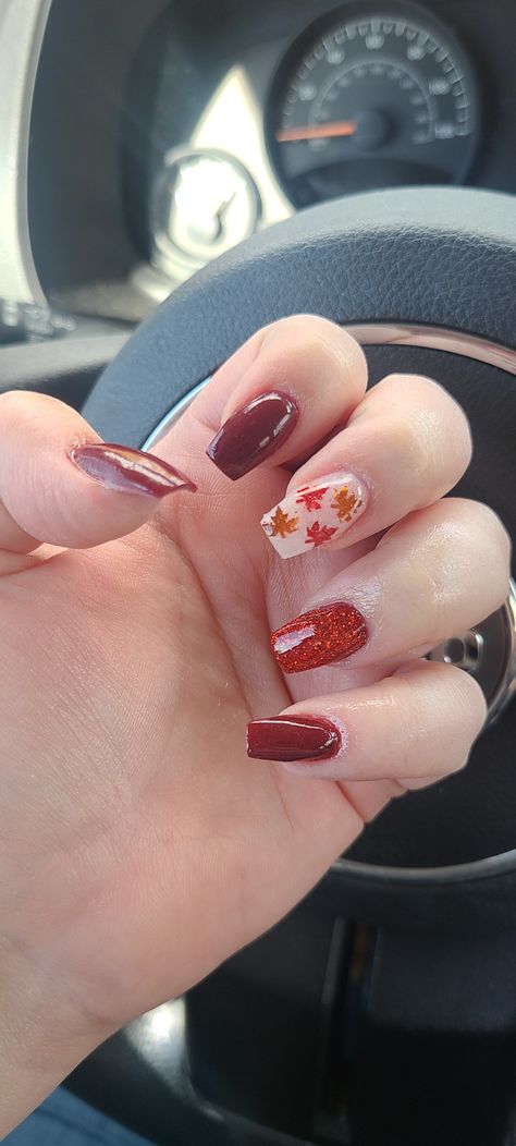 Red Nails With Leaves, Burgundy Wedding Nails, Fall Nails Coffin Shape, Fall Nails Leaves, Fall Nails With Leaves, Maroon Nail Designs, Feet Nail Design, Bridesmaids Nails, Maroon Nails