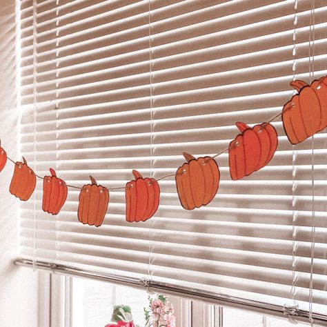 Pumpkin Garland Diy Paper, Autumn Leaf Garland, Diy Garland Paper, Different Shades Of Orange, Pumpkin Vine, Pumpkin Printable, Pumpkin Garland, Halloween Garland, Fall Printables