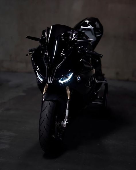 Bmw Rr1000 Wallpapers, Bmw 1000rr Black, Bmw Bikes Motorcycles, Black Motorcycle Aesthetic, Bmw S1000rr Black, Tristan Caine The Predator, Custom Sport Bikes Motorcycles, Bmw Motorcycle S1000rr, Bmw M1000rr