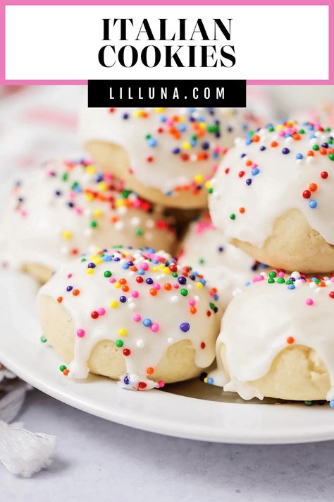 Soft Italian Cookies are dipped in a creamy glaze, topped with colorful sprinkles. They are perfect for holidays and special occasions!!. #italiancookies #italian #cookies #glazedcookies #holidaycookies Italian Cookies Recipes, Traditional Italian Cookies, Italian Christmas Cookie Recipes, Almond Glaze, Italian Wedding Cookies, Italian Cookie, Xmas Desserts, Sweet Glaze, Italian Cookie Recipes