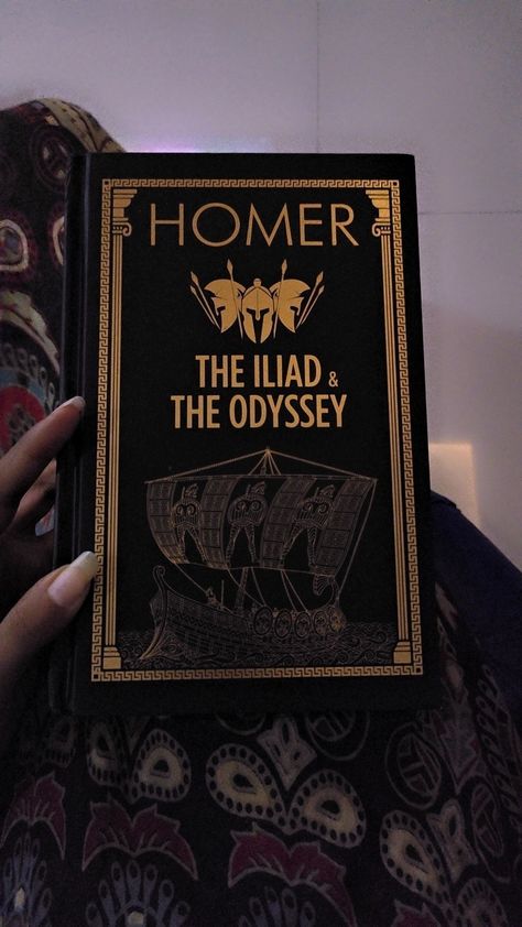 The Iliad and the Odyssey by homer deluxe edition Iliad And Odyssey, Class Routine, Homer Odyssey, Homer Iliad, The Iliad, Dr Book, 100 Books To Read, The Odyssey, Vintage Book Covers