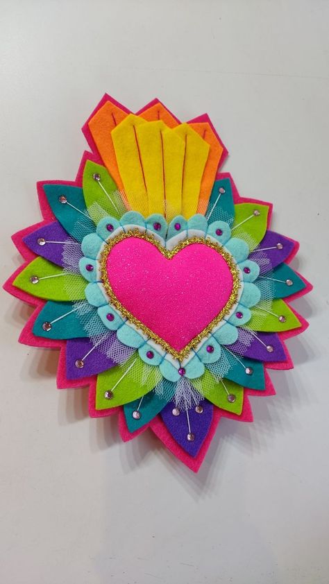 Mexican Folk Art Decor, Dia De Los Muertos Decorations Ideas, Mexican Colors, Mexican Christmas, Mexican Crafts, Mexican Decor, Heart Crafts, Fantasias Halloween, Arte Inspo