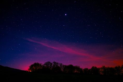 Amazing night | HD photo by Aperture Vintage (@aperturevintage) on Unsplash Northern Lights Wallpaper, Northern Lights Viewing, Lights Wallpaper, Free Sky, Blue Sky Wallpaper, Uhd Wallpaper, Cartoon Clouds, Aurora Borealis Northern Lights, Blue Sky Background