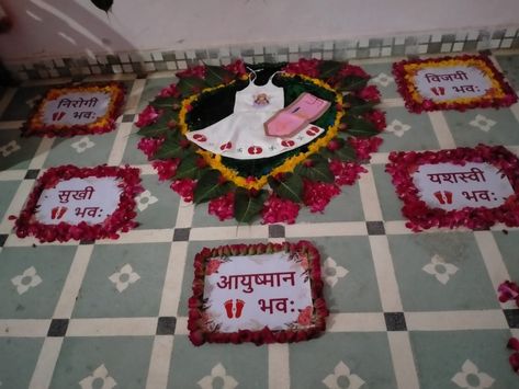 It's a Gujarati rituals to decide new born baby's name on sixth day after birth. This ritual called as 'Chhaththi' of a new born baby. Ugadi Theme For Baby Girl, Chatthi Decoration Baby Girl, Name Ceremony Rangoli, Chathi Decoration Room At Home, Naming Ceremony Rangoli Designs, Chathi Decoration Ideas At Home, Chatthi Ceremony Decoration, 6th Day Baby Decoration, Chhathi Decoration For Baby At Home