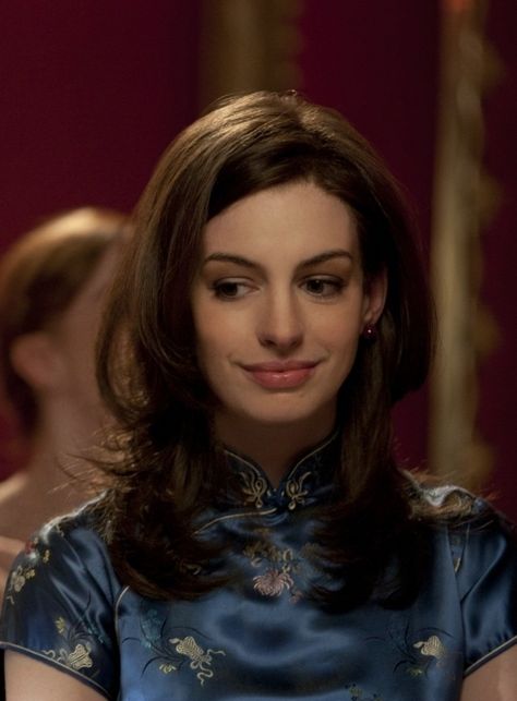 Anne Hathaway ❤ One Day Anne Hathaway, Emma Morley, Anne Hathaway Hair, Kelly Lebrock, Joe Black, Beautiful Brown Eyes, Logan Lerman, Amanda Seyfried, Anne Hathaway