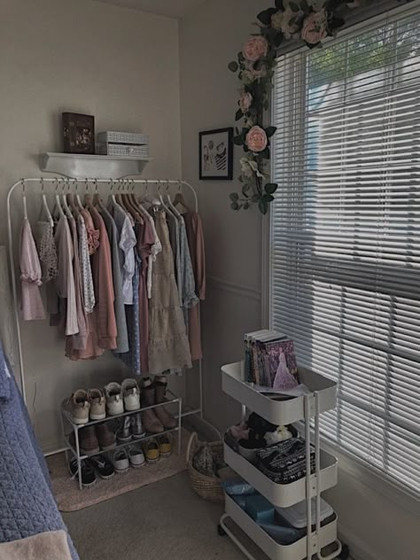 Cute Clothes Rack, Ikea Clothing Rack, Clothing Rack Aesthetic, Clothing Rack Bedroom, Pastel Room, Pinterest Room Decor, Redecorate Bedroom, Minimalist Room, Aesthetic Rooms