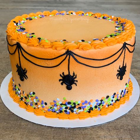 Candy Corn Birthday Cake, Easy Fall Decorated Cakes, Halloween Cake Decorating Ideas Simple, Tiered Halloween Cake, Small Halloween Cakes Ideas, Cute Halloween Cake Ideas, Cute Halloween Cakes Simple, Fall Cake Designs Easy, October Cake Ideas