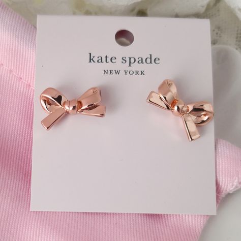 New Kate Spade Skinny Mini Bow Stud Earrings Rose Gold O0ru2908 $48 Material Metal Features Stud Earrings Details Weight: 3.7g Handcrafted Aesthetic Bow, Fantasy Earrings, Preppy Jewelry, Mini Bow, Earrings Rose Gold, Snake Jewelry, Jewelry Accessories Ideas, Snake Earrings, Kate Spade Earrings