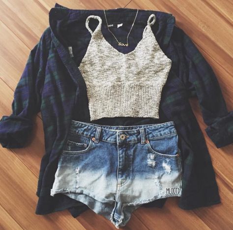 Bonfire outfit Party Outfit Summer, Bonfire Outfit, Summer Bonfire, Current Aesthetic, Trendy Party Outfits, Summer Party Outfit, Neue Outfits, Summer Fits, Outfit Summer