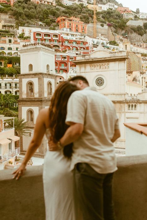 amalfi coast wedding photography on a boat in positano, italy Amalfi Coast Couple Photography, Italy Engagement Photos Amalfi Coast, Positano Italy Photo Ideas, Positano Italy Couple, Positano Couple Photo, Cinque Terre Engagement Photos, Proposals In Italy, Engagement In Italy, Couple Poses Italy