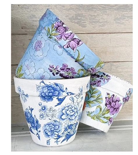 Covering Flower Pots With Fabric, Fabric Covered Pots, Napkin Decoupage Flower Pot, Decoupage Terracotta Pots Diy, Mod Podge With Napkins, Modge Podge Flower Pot, Modge Podge Terra Cotta Pots, Mod Podge Fabric On Wood, Fabric Modge Podge Crafts