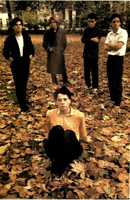 Simple Minds ~ You're never too big for playing in the leaves. Simple Minds Band, Synth Music, Jim Kerr, Scottish Bands, Forget About Me, Simple Minds, 80s Bands, Soundtrack To My Life, Talking Heads