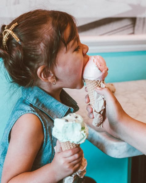 Ice Cream Shop Photography, Ice Cream Photoshoot Ideas, Ice Cream Shop Photo Shoot, Ice Cream Photoshoot, Baby Ice Cream, Ice Cream Kids, Christmas Ice Cream, Ice Cream Companies, Ice Cream Photography