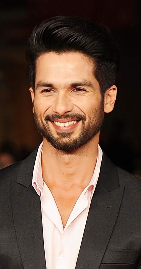 Indian Celebrity Portraits, Shahid Kapoor, Dance Academy, Action Film, Handsome Actors, Movie List, Upcoming Movies, Bollywood Actors, Cute Actors