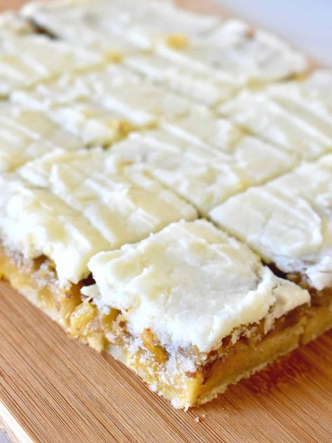 Pineapple Bars are made with a shortbread base, pineapple pecan middle, and delicious pineapple icing. Don't miss tasty recipe that is full of tropical flavor and is so easy to make! The Best Pineapple Bake, Pineapple Bars Recipe, Pineapple Icing, Pineapple Bars, Pineapple Squares, Pineapple Filling, Pineapple Cookies, Sweet Bakes, Blondie Bar