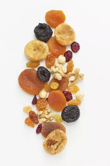 Dry Fruit Photography, Dry Fruits Decoration, Meals High In Iron, Iron Snacks, High Iron Meals, Iron Rich Snacks, Food Restaurant Aesthetic, Foods Rich In Iron, High Iron Foods