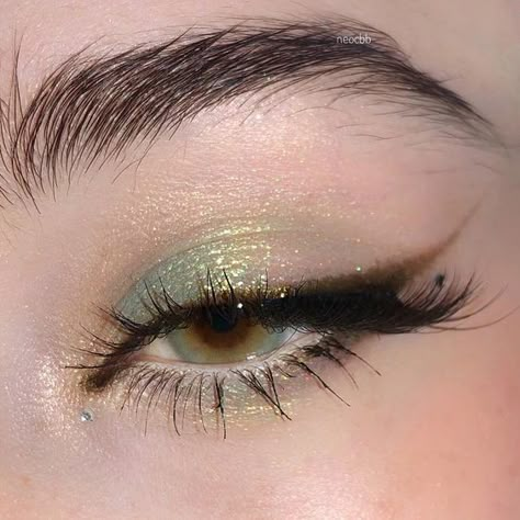 Membentuk Alis, Maquillage On Fleek, Mekap Mata, Smink Inspiration, Eye Makeup Pictures, Swag Makeup, Green Makeup, Ethereal Makeup, Pinterest Makeup