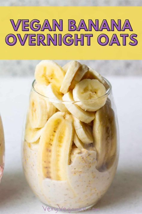 Banana overnight oats are a delicious, fast, nutritious and filling breakfast. These low calorie overnight oats are vegan, dairy-free and great for weight loss. Fresh bananas are cheap, sweet and perfect with the creamy oats. Options with and without yogurt, chia seeds, flax, milk and sweetener are provided. Vegan, dairy-free overnight oats with and without milk, added protein, fiber, probiotics and prebiotics. Low Calorie Overnight Oats, Dairy Free Overnight Oats, Basic Overnight Oats Recipe, Overnight Oats Vegan, Creamy Oats, Flax Milk, Probiotics And Prebiotics, Vegan Overnight Oats, Plant Based Yogurt