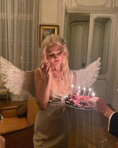 trick or treat | Instagram Dream Party, Sofia Coppola, An Angel, Costume Halloween, Frankenstein, Halloween Outfits, Dress Codes, Costume Party, Angel Wings