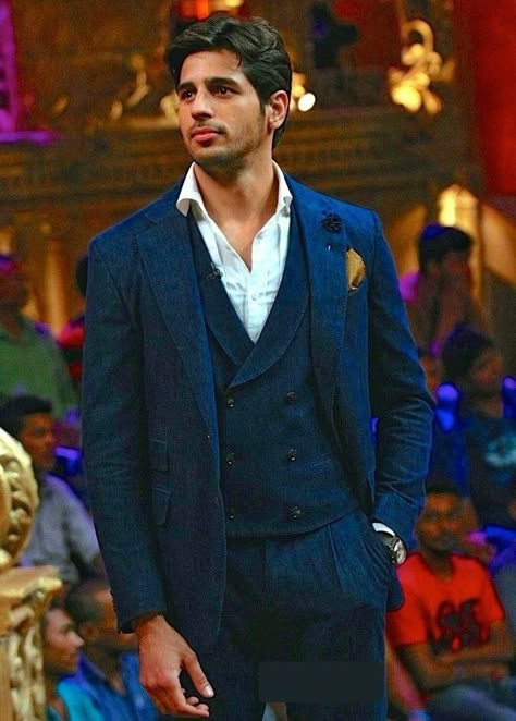 Sid Malhotra, Siddharth Malhotra, Hey Handsome, Boy Best Friend, Actors Images, Hot Actors, Handsome Actors, Cute Actors, Bollywood Actors