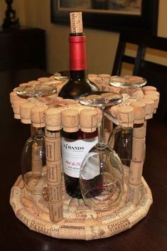 Wine Corker, Cork Diy Projects, Wine Cork Diy Crafts, Wine Cork Projects, Cork Crafts Diy, Wine Cork Diy, Wine Cork Art, Cork Projects, Wine Bottle Corks