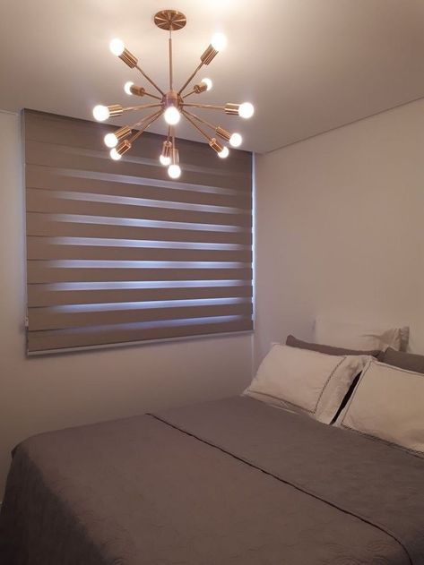 Blinds In Bedroom Window, Curtain Blinds Living Room, Bedroom Window Curtains With Blinds, Blinds For Windows Bedrooms, Modern Blinds Living Rooms, Curtain Closet Doors, Bedroom Blinds Ideas, Window Shades Living Room, Curtains Ideas For Living Room