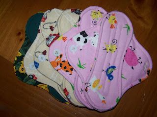 Reusable liners~ Comfy and breathable, which is a good thing (if ya know what I mean). Occ Projects, Interlabial Pads, Cloth Menstrual Pads Diy, Diy Cloth Pads, Cloth Pad Pattern, Feminine Pads, Alternative Living, Sanitary Towels, Cloth Menstrual Pad