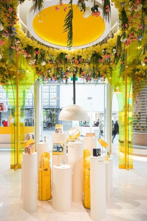 Gallery | 3form Provence Interior, Retail Store Interior Design, Store Window Displays, Retail Store Interior, Retail Inspiration, Yellow Interior, Retail Experience, Retail Store Design, School House