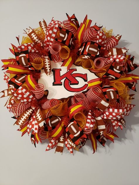 Chiefs Wreath Diy, Kc Chiefs Wreath, Kc Chiefs Door Hanger, Kansas City Chiefs Door Hanger, Chiefs Wreath Front Doors, Kansas City Chiefs Door Sign, Kansas City Chiefs Door Wreath, Football Wreath Diy, Chiefs Crafts