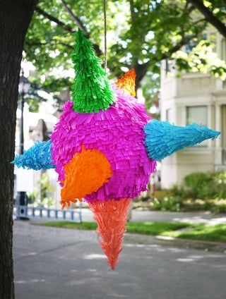 DIY Piñata: 19 Steps (with Pictures) Ballon Pinata, Climbing Party, Homemade Pinata, How To Make Pinata, Pinata Diy, Spanish Classroom Decor, Backyard Gathering, Paper Mache Cone, Star Pinata