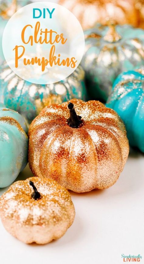 Glitter Projects, Plastic Pumpkins, Diy Glitter, Glitter Pumpkins, Chic Halloween, Glitter Decor, Spruce Up Your Home, Diy Pumpkin, Glitter Diy