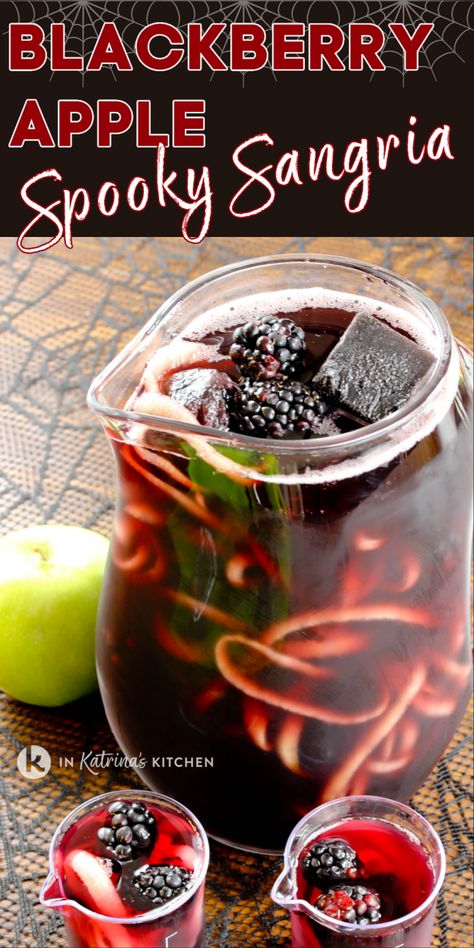 Spooky Sangria, Halloween Appetizers For Adults, Halloween Food For Adults, Apple Sangria, Halloween Party Drinks, Halloween Drinks Alcohol, Hocus Pocus Party, Sangria Recipe, Halloween Appetizers