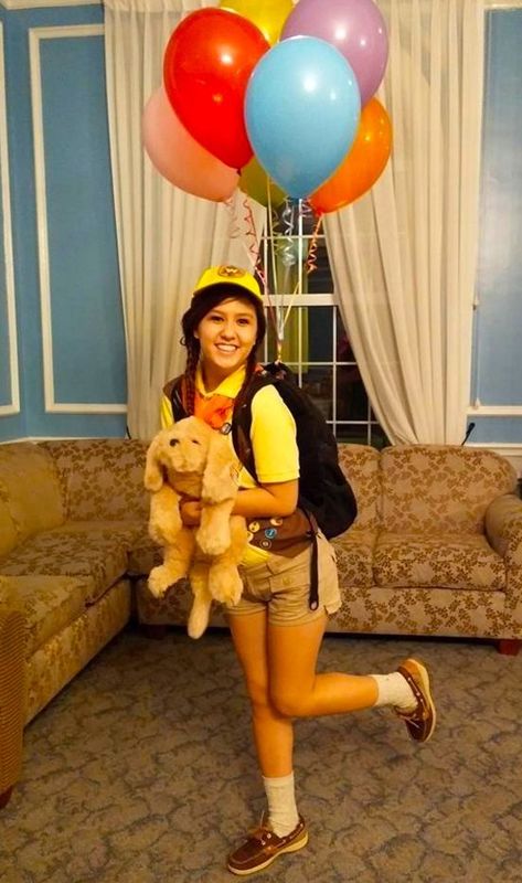 Russell from Up | 29 Magical Costumes Every Disney Fan Will Want Disfraz Up, Russell From Up, Russel Up, Disney Characters Costumes, Office Halloween, Halloween Office, Costume Disney, Halloween Coustumes, Fest Outfits