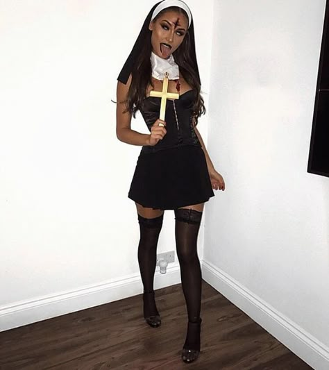 Scandoulous Halloween Costumes, Halloween Inspo Pics, The Nun Halloween Costume, Scary Woman Halloween Costumes, Bad Girl Halloween Costumes, Hot Nun Halloween Costumes, Disfraces Hot Halloween, Scary Hot Halloween Costumes, Hot Vampire Costume