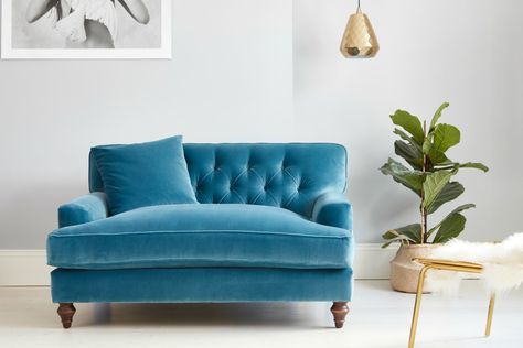 Hot New Sofa Trends 2017 Button Sofa, Big Comfy Chair, Snuggle Chair, Cuddle Chair, Snuggle Chairs, Velvet Loveseat, Front Rooms, Chic Living, Small Sofa