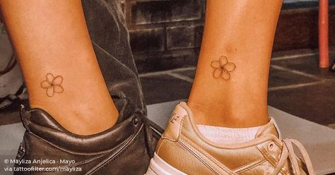 Matching Tattoos Love, Matching Tattoos Best Friends, Friends Matching Tattoos, Tattoos Best Friends, Plumeria Flower Tattoos, Frangipani Tattoo, Tropical Flower Tattoos, Best Friends Matching, Plumeria Tattoo