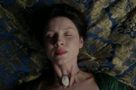 Outlander Series Sam Heughan, Scene Gifs, Caitriona Balfe Outlander, Outlander Funny, James Fraser Outlander, Outlander Season 1, Outlander Tv Series, Jamie Fraser Outlander, Sam Heughan Outlander