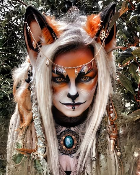 Anthropomorphic Fox Female, Fox Cosplay Makeup, Fox Costume Makeup, Fox Halloween Makeup, Fox Makeup Halloween, Fox Costumes, Jungle Costume, Fox Cosplay, Ears Cosplay