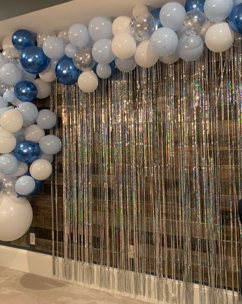 Light Blue And Silver Birthday Decorations, Midnights Birthday Theme, White And Silver Balloon Arch, Blue Birthday Background, Blue Birthday Theme, Silver Balloon Arch, Blue Birthday Themes, 17th Birthday Party Ideas, 17. Geburtstag