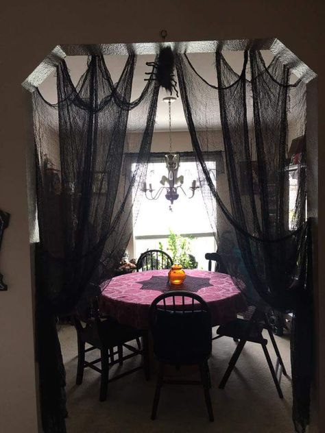 Creepy cloth curtains Halloween Entryway Decor, Glamorous Halloween, Halloween Curtains, Halloween Themed Birthday Party, Cloth Curtains, Halloween Fest, Halloween Party Dinner, Halloween House Party, Spooky Halloween Party