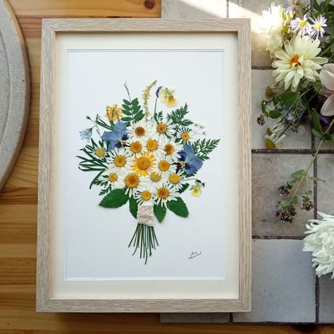 Learn How To Turn Summer Flowers Into Pressed Art in This Online Class Spring Potpourri, Pressed Flowers Framed, Bouquet Of Daisies, Blue Pansies, Pressed Flowers Diy, Pressed Flowers Frame, Flower Pressing, Pressed Flower Crafts, Flowers Frame