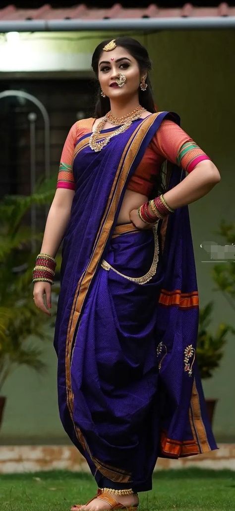 Maharashtrian Bride, Blouse Designes, Marathi Saree, Basketball Girl, Kashta Saree, Sleeveless Blouse Saree, Marathi Bride, Marathi Actress, Nauvari Saree